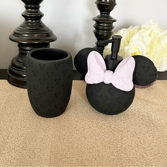 Disney Bath Disney Minnie Mouse Bathroom Set Poshmark